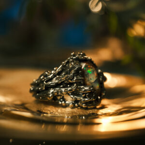 Bague dragon d’émeraude artefact n°17 en argent 925 taille 56 avec opale mexicaine forme organique sur eau