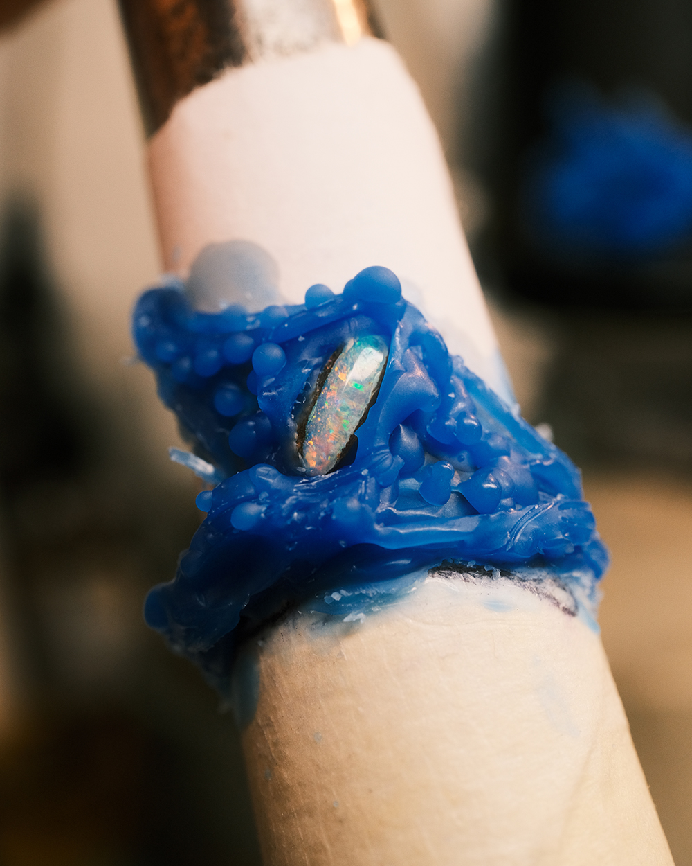 Bague Trésor des courants en cire avec opale Boulder